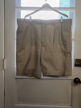 Polo by Ralph Lauren Shorts Men's 42 Cream Chinos Tyler Cotton Pleated Front EUC
